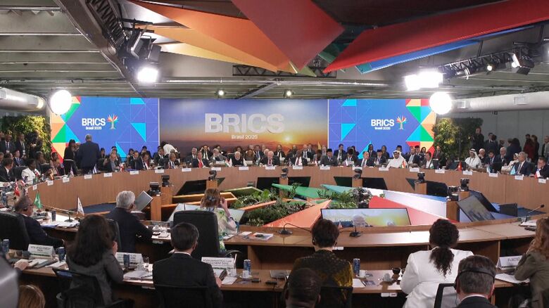 “反米政策に同調すれば10％追加関税”　トランプ大統領が中国・ロシアなど「BRICS」主要新興国にけん制｜FNNプライムオンライン