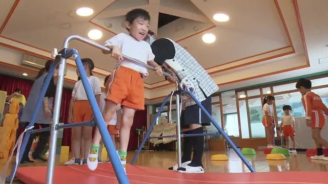 保育園は保護者が仕事や病気などで保育できない場合に保育すると定める