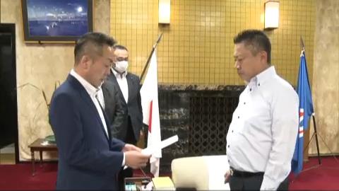 不信任決議案を提出する自民改革会議・増田代表