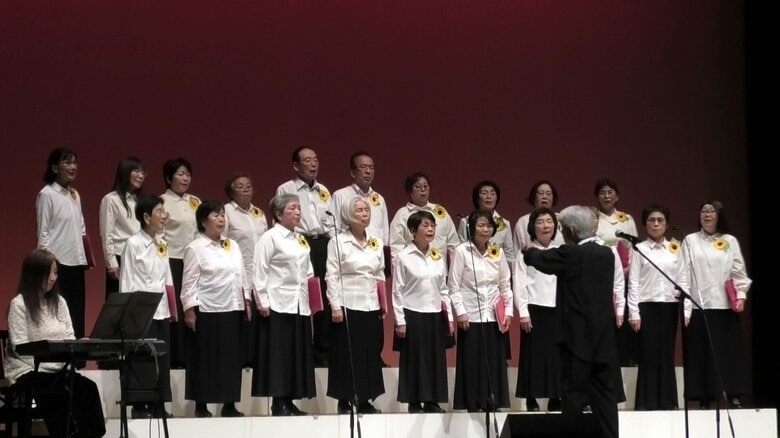 被爆者や被爆２世などを含む市民22人がメンバーの「ひまわり」