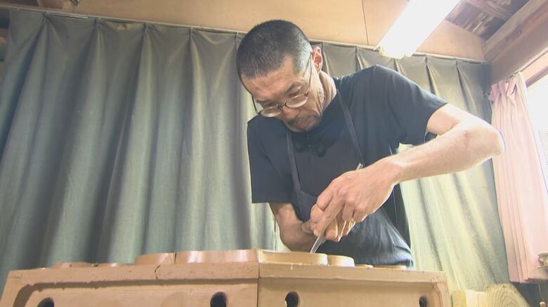 作業中の鬼師・森山さん