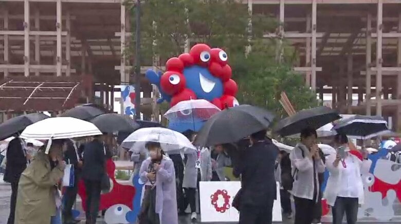 強い雨が降った6月10日の万博会場