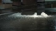 東京都内で断水が約100件　江東区など3か所で水道管から水があふれ一時道路が冠水