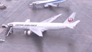「死ぬかも」「ガタガタ揺れて」…JAL機がエンジントラブルで緊急着陸 乗客が語った緊迫の機内