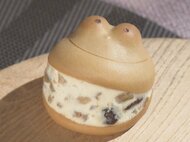 連日完売で“レギュラー化”決定…かえるまんじゅうをマリトッツォに見立てた『ケロトッツォ』新たな味登場