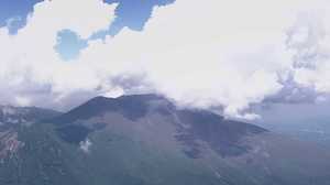 “火山の優等生”に裏切られた!想定外の浅間山噴火に気象庁も戸惑い