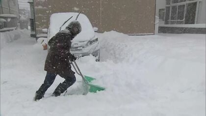 「今年は特に早いかと」札幌で“真冬並み”30cm超の大雪 11月とは思えないホワイトアウトも出現 市民困惑―寒さも厳しく旭川市最高気温は氷点下0.7度―今シーズン初めての真冬日に〈北海道〉