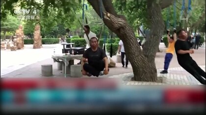 ついに死者が…中国で一時注目の“健康法”「首吊りエクササイズ」で男性死亡「首を絞める、首の骨を折る危険性」専門家が指摘　
