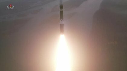 北朝鮮が“最終完結版”ICBM「火星19型」の発射映像初公開…最高高度と飛行距離「最新記録を更新した」