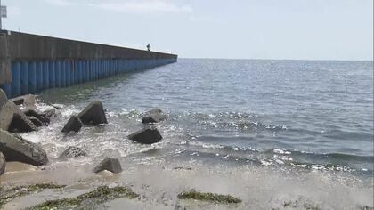 “潮の流れ”が影響か…　現場を知る人「引き潮時は沖へ沖へと」 以前海水浴場だった海岸で中学生が溺れて死亡