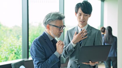 管理職の頭を悩ませる「年上部下」問題…“年輪”型社会に生きる日本人だからこそ苦しむ「たかが年齢」ではないエイジズム