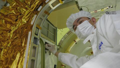 宇宙飛行士・油井亀美也さん　ISSでミッション成功　補給機キャッチ　「明るい希望と未来に通じるこの活動を引き続き応援してください」
