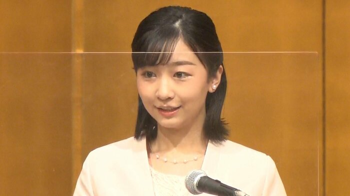 佳子さまは、「日本乳癌学会」の式典に、淡いピンクの装いで出席された(今年6月)