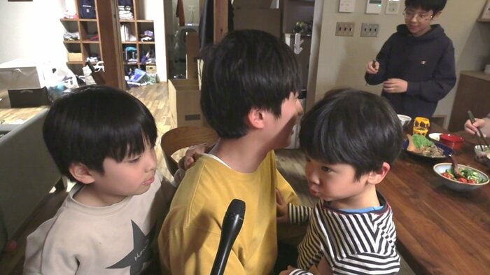 前田さんの応援団（左から）三男・長男・四男・次男