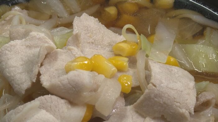 「チャーシュー」を「茹でた豚ロース」へ変更