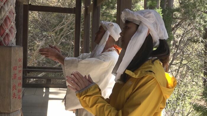 小菅神社奥社でお参り
