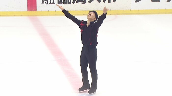 優勝した朝賀俊太朗、演技後に観客に向けて投げキッス