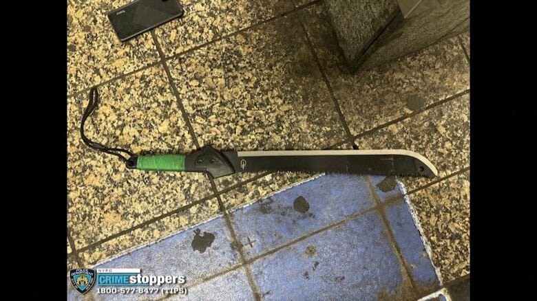 ニューヨークの駅で無差別切りつけか　男女3人負傷　犯人の男は射殺される｜FNNプライムオンライン