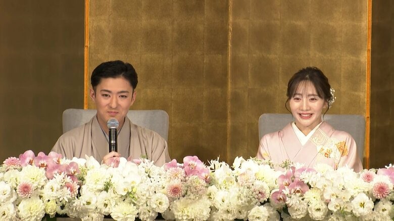 金屏風の前で婚約指輪披露も!中村橋之助さんと元乃木坂46能條愛未さんが婚約会見「「幸せです!」プロポーズはハワイのレストランで|FNNプライムオンライン