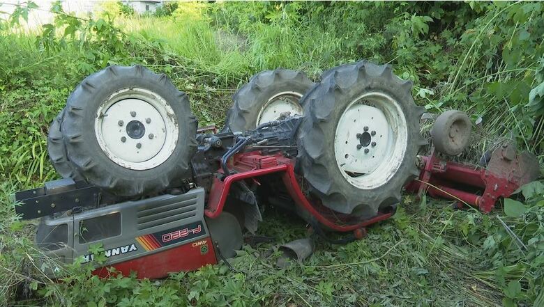 「トラクターの下敷きになり、意識がない」と妻が通報　農作業中の84歳男性が死亡　約60センチの段差でトラクターが横転｜FNNプライムオンライン