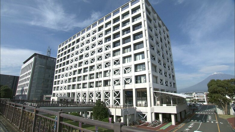 「抱きしめていいですか？」教育委員会の男性職員が市の女性職員にセクハラで減給処分　体を触る行為も｜FNNプライムオンライン