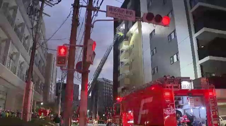 【続報】「7階から火と煙が…」博多駅前のマンションで火災 女性1人死亡 警察と消防が出火原因調べ 福岡市|FNNプライムオンライン