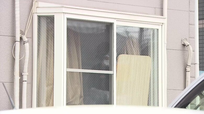 「人が死んでいる」60代男性死亡…通報者の50代男を傷害致死の疑いで逮捕　男は被害者の親族か「口論になって殴った」　東京・足立区｜FNNプライムオンライン