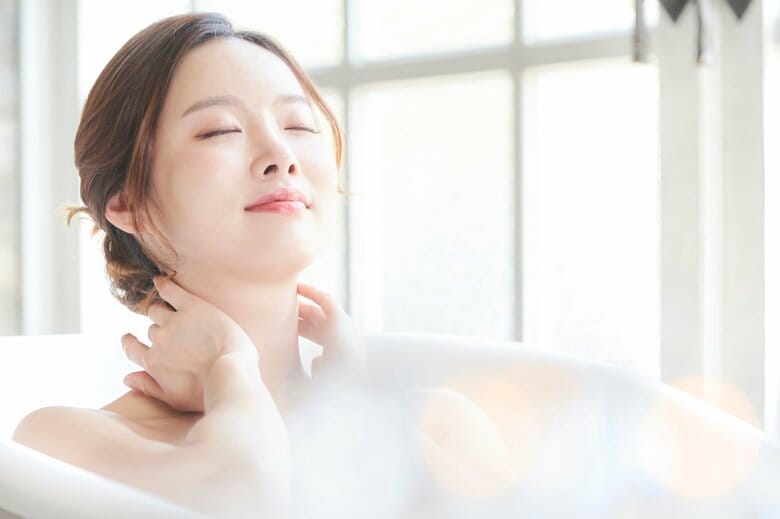 体が軽くなることで自然と筋肉もほぐれる（画像はイメージ）