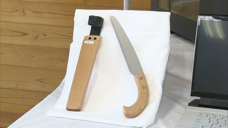 押収されたノコギリ（藤枝警察署）