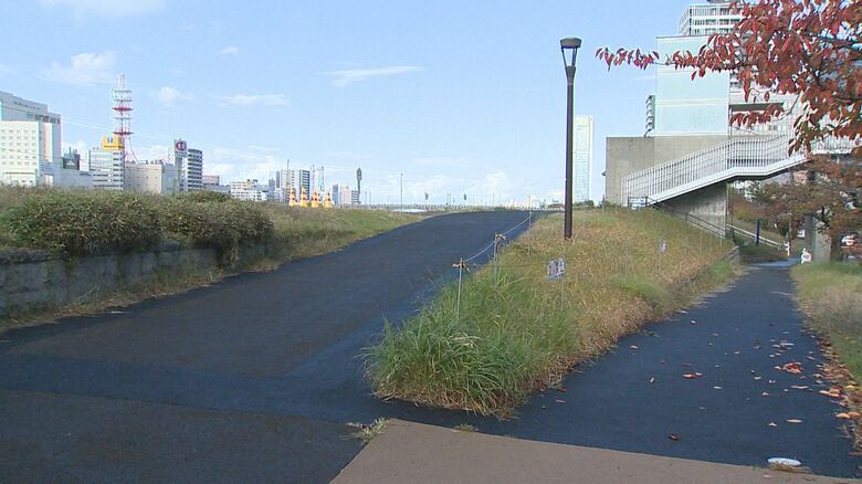 やすらぎ堤につながるスロープ