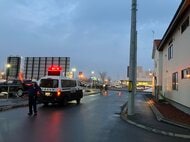 T字路交差点横断中に…高齢女性とみられる人が乗用車にはねられる―胸の痛みを訴え”病院搬送”現場は住宅街近く『大型SC横』の市道で車通り多い場所〈北海道苫小牧市〉