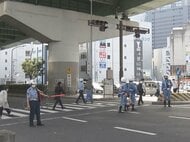 名古屋の中心部で約3時間『手信号』に…下水道工事で業者が誤って信号機の電線切る 道路の舗装を切断中