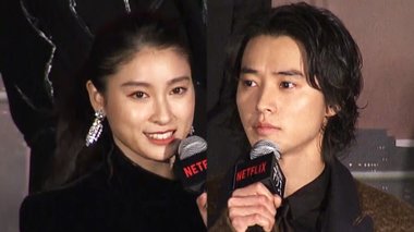 土屋太鳳と山﨑賢人がクリスマスツリー点灯式に…2人がゲーム選ぶなら「知能型」?「肉体型」?