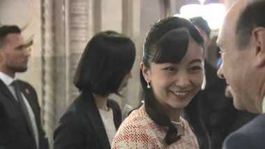記念撮影気さくに応じ・・・オーストリアご訪問中の佳子さま 華やかなウイーンの芸術を堪能される