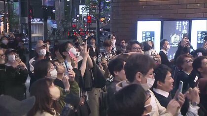 午前0時にファン70人集結　村上春樹さん6年ぶり長編小説「「街とその不確かな壁」発売