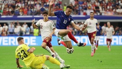 エムバペ好機もGKシモン飛び出し阻止　スペイン堅守でフランスを2-0撃破　4大会ぶり優勝に王手【FIFAワールドカップ2026】