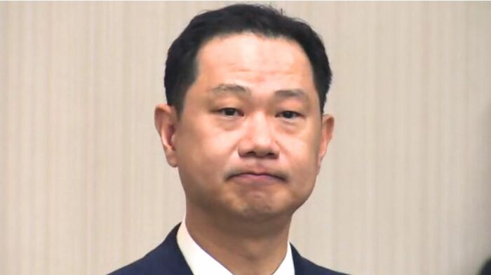 二階伸康氏