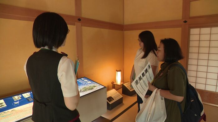 箱館奉行所を視察する教師