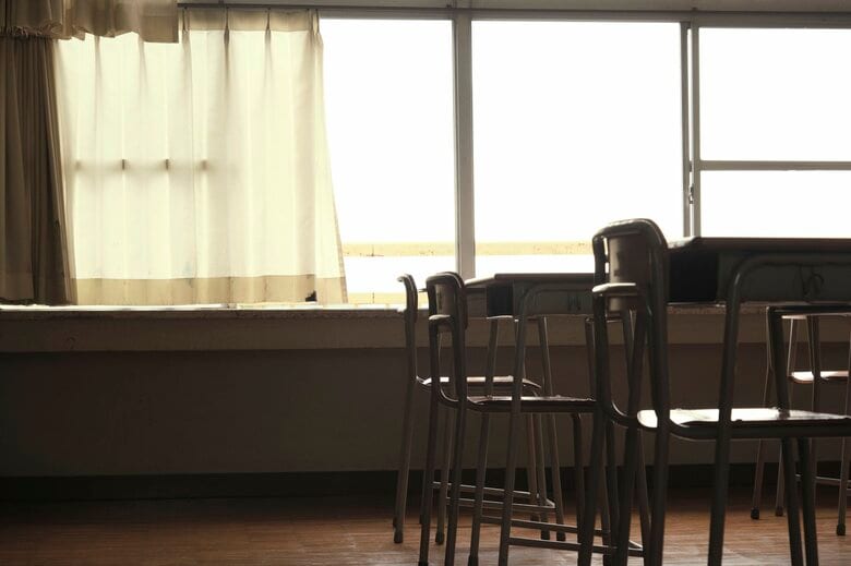 不登校児童・生徒が12年ぶりに減少も中学生の13人に1人が不登校…保護者の会は「減っている実感はない」　東京都｜FNNプライムオンライン