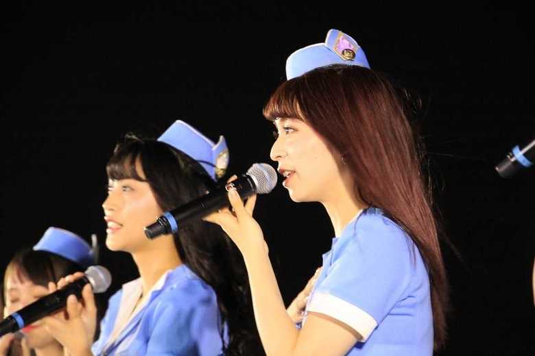 玉井杏奈(PASSPO☆) @SKY STAGE 4日 キャビンアテンダント風のマイクの持ち方