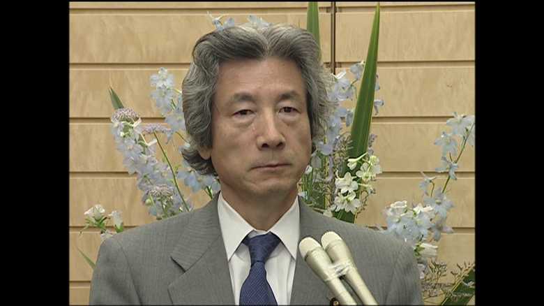 訪朝にむけて会見する小泉純一郎首相(当時)