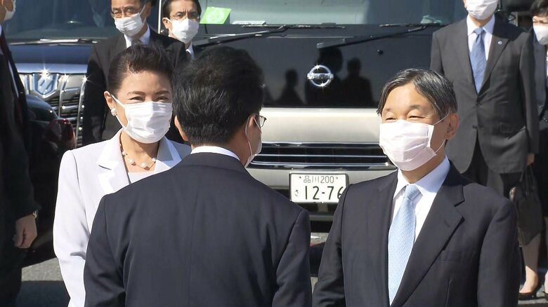 羽田空港を出発される両陛下　10月7日