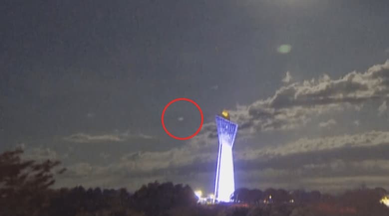 「近づかない」「手を振らない」…もしUFOに遭遇したらどう対処? 自衛隊の対処方針も近く決定へ