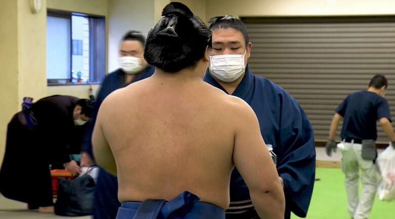 兄・若隆元と若隆景（手前）