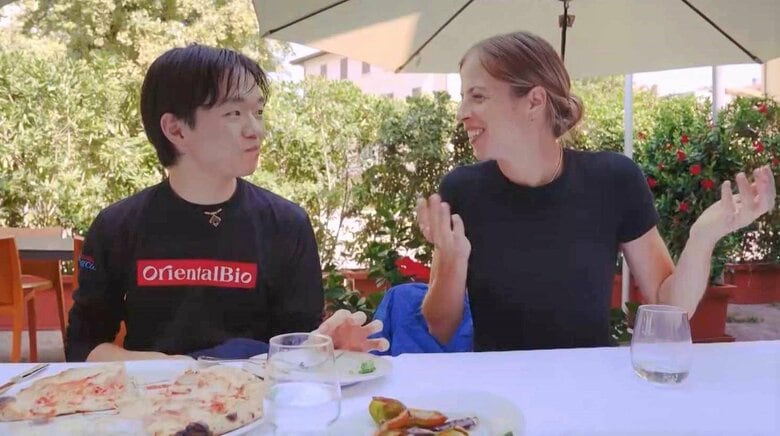 新コーチのカロリーナ・コストナー