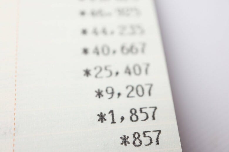 口座に大金が残されていれば、ずっと引き落としされる（画像：イメージ）