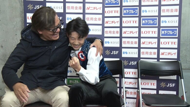 キスクラでガッツポーズを見せる堂前宗祐