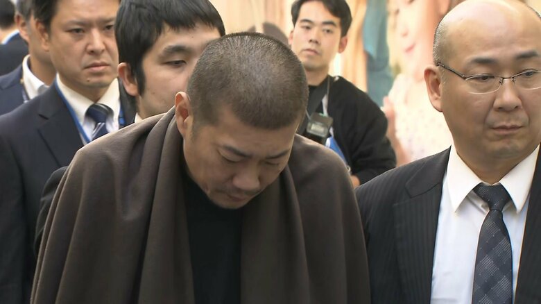 移送される福原敬済容疑者　26日