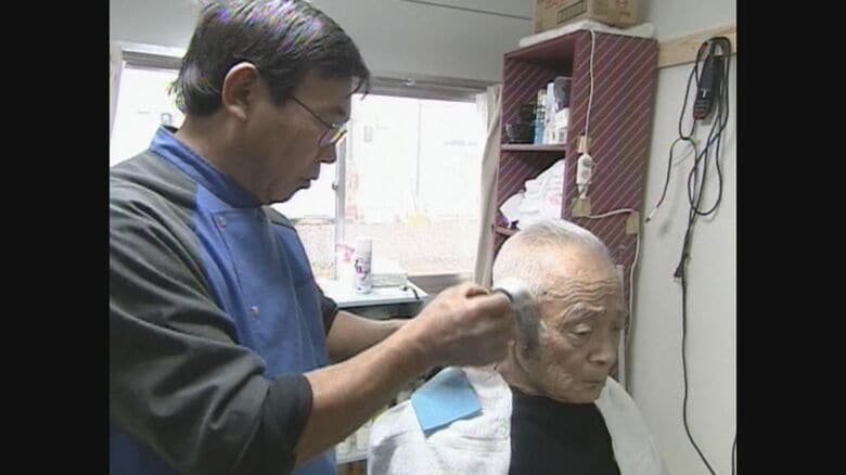 仮設住宅内に理容店をオープン