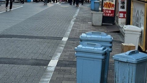 ごみをふた付き容器に入れる対策も